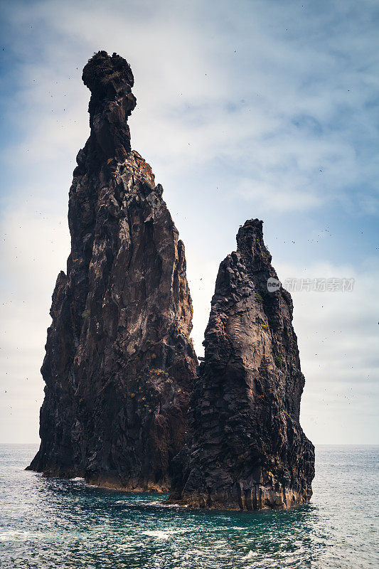 Ribeira da Janela高而多岩石的小岛